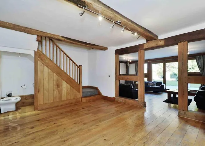 Charming Countryside Barn Conversion